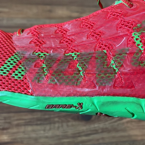 Red and green inov8 hare-xf 210 - Picture 7 of 8
